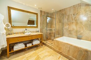 Trump Macleod House & Lodge