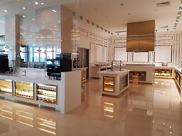 The Stanley Hotel & Suites