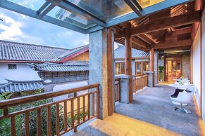 LUX Tea Horse Road Lijiang