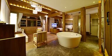 LUX Tea Horse Road Lijiang