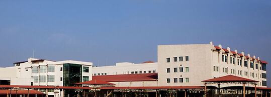 Oh Biz Executive at Leonia