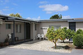 Beaconsfield Lodge Motel