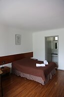 Beaconsfield Lodge Motel