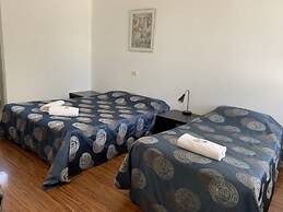 Beaconsfield Lodge Motel