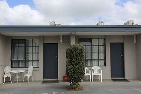 Beaconsfield Lodge Motel