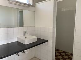 Beaconsfield Lodge Motel