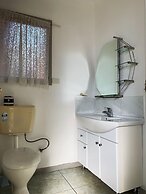 Beaconsfield Lodge Motel