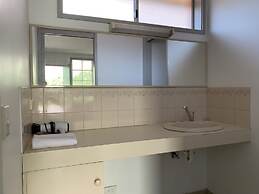 Beaconsfield Lodge Motel