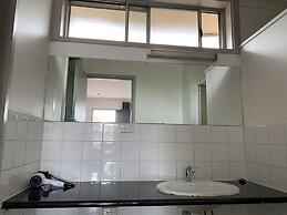 Beaconsfield Lodge Motel