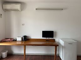 Beaconsfield Lodge Motel