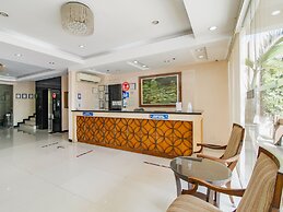 Main Hotel & Suites