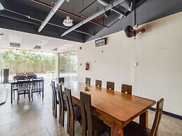 Main Hotel & Suites
