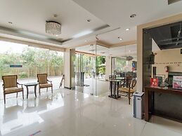 Main Hotel & Suites
