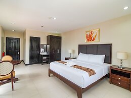 Main Hotel & Suites