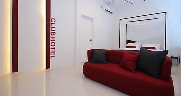 Club Hotel