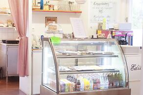 Edith & Julia Bed and Breakfast