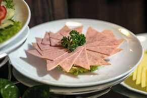 Parkside Sunline Hotel