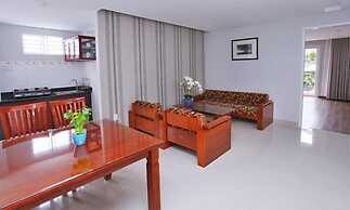 White Swan Apartment