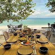 Dakak Park & Beach Resort