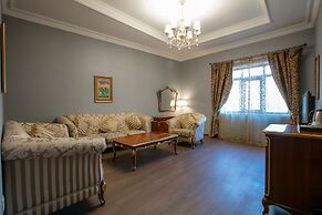 Shah Palace Luxury Museum Hotel