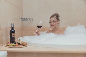 Shah Palace Luxury Museum Hotel