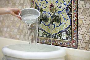 Shah Palace Luxury Museum Hotel