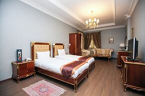 Shah Palace Luxury Museum Hotel