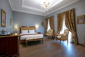 Shah Palace Luxury Museum Hotel