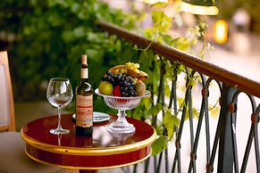 Shah Palace Luxury Museum Hotel