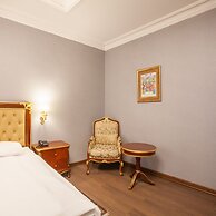 Shah Palace Luxury Museum Hotel