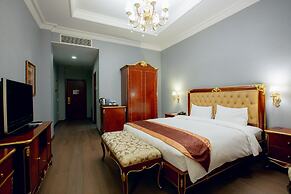 Shah Palace Luxury Museum Hotel