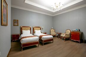 Shah Palace Luxury Museum Hotel
