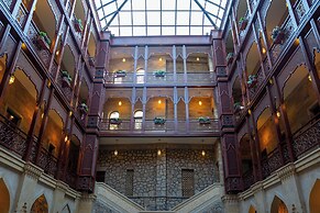 Shah Palace Luxury Museum Hotel