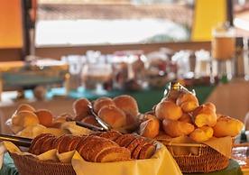 Pousada Lonier Praia Inn