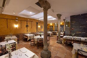 Hostal Restaurante Puerta del Alcázar