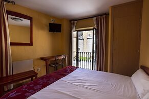 Hostal Restaurante Puerta del Alcázar