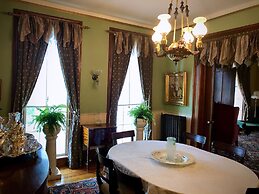 Oakcliff Bed and Breakfast