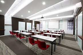 Berry Biz Hotel Powered by Archipelago