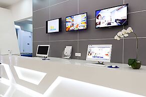 Berry Biz Hotel Powered by Archipelago