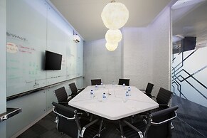 Berry Biz Hotel Powered by Archipelago