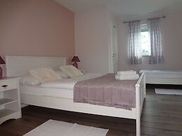 Pool Apartments Plitvice Lakes