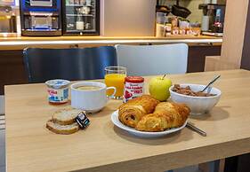 B&B HOTEL CHARTRES Le Forum (1)