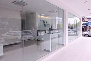 The V Hotel