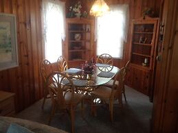 The Beach House - Only six houses from the beach