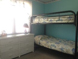 The Beach House - Only six houses from the beach