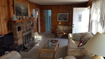 The Beach House - Only six houses from the beach