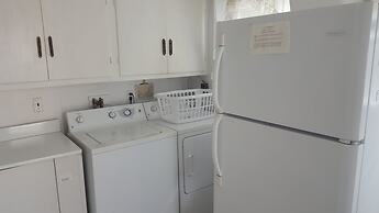 The Beach House - Only six houses from the beach