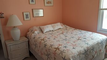 The Beach House - Only six houses from the beach