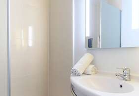 B&B HOTEL Nîmes Centre