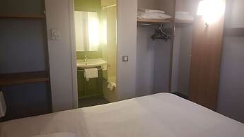 Kyriad Direct Poitiers - Gare du Futuroscope